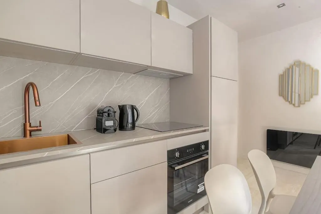 Apartment Joli Appartement T2, Bien Equipe, Saint-Didier France