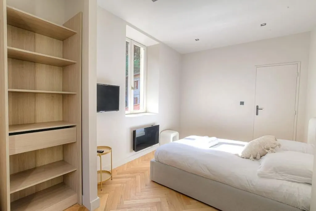 Apartment Joli Appartement T2, Bien Equipe, Saint-Didier France
