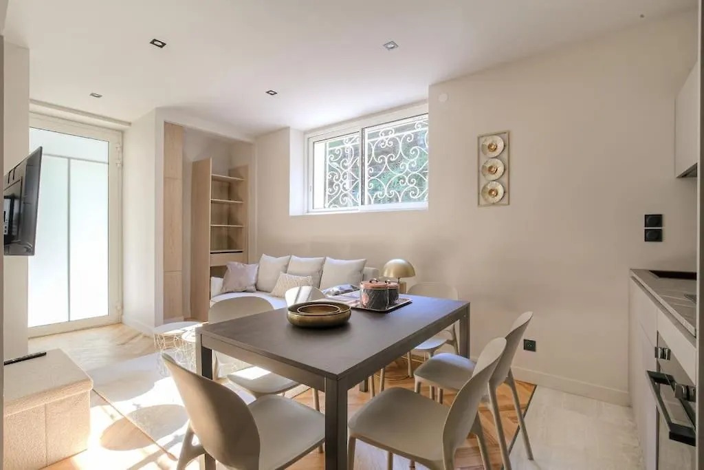 Joli Appartement T2, Bien Equipe, Saint-Didier France